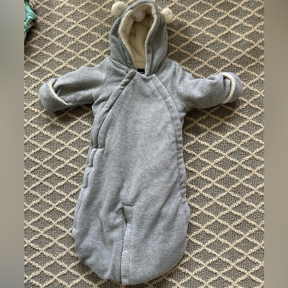 Baby Gap size 0-3 months fleece bunting